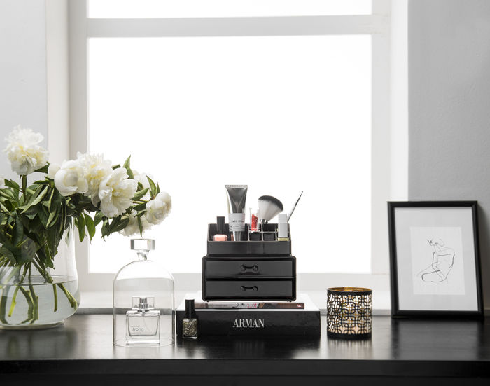 Cofre negro para maquillaje y joyas 8 Compactor