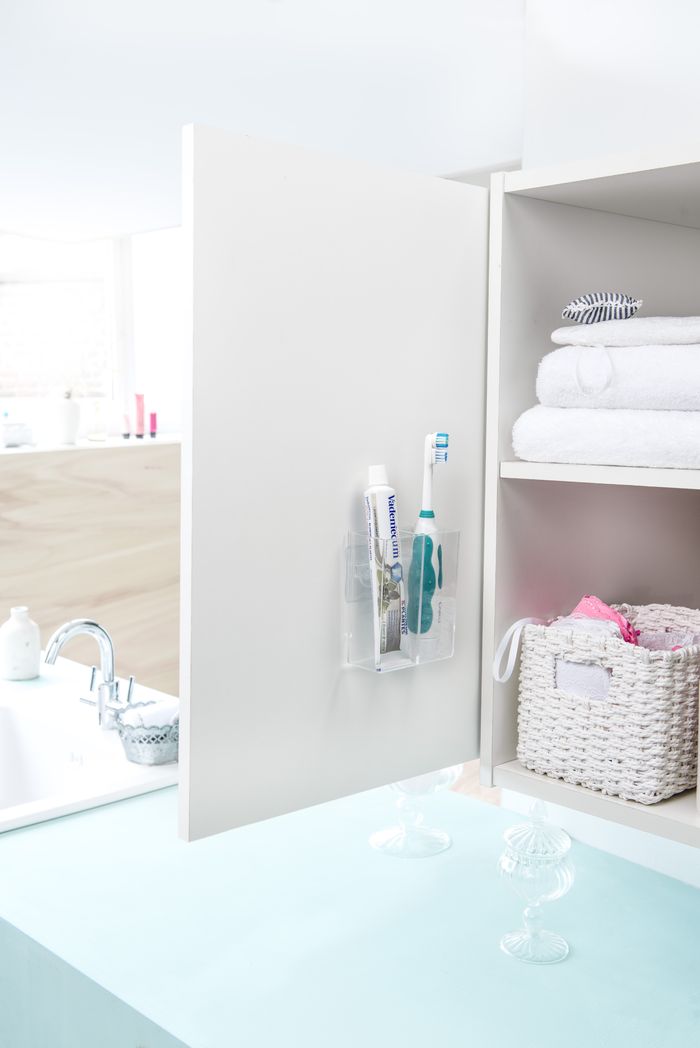 Organizador mural de maquillaje / higiene - 2 compartimentos 5 Compactor