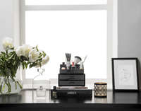 Cofre negro para maquillaje y joyas