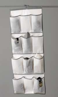 Conjunto Colgadores para ropa + panel multibolsillos