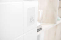 Gancho transparente reposicionable