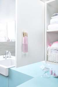 Porta pinceles mural de maquillaje