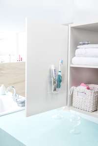 Organizador mural de maquillaje / higiene - 2 compartimentos